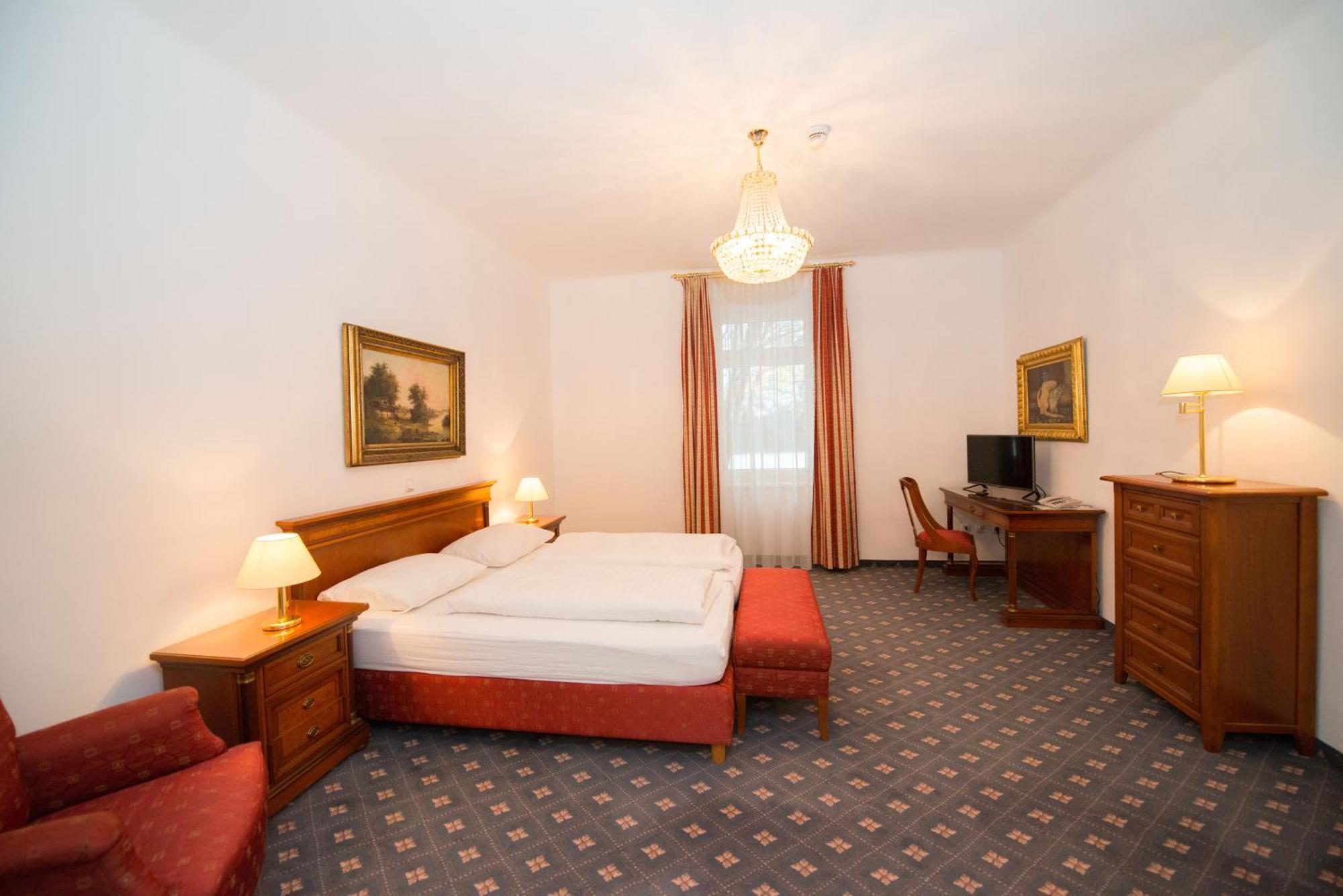 Parkhotel Styria ชไตอาร์ ภายนอก รูปภาพ