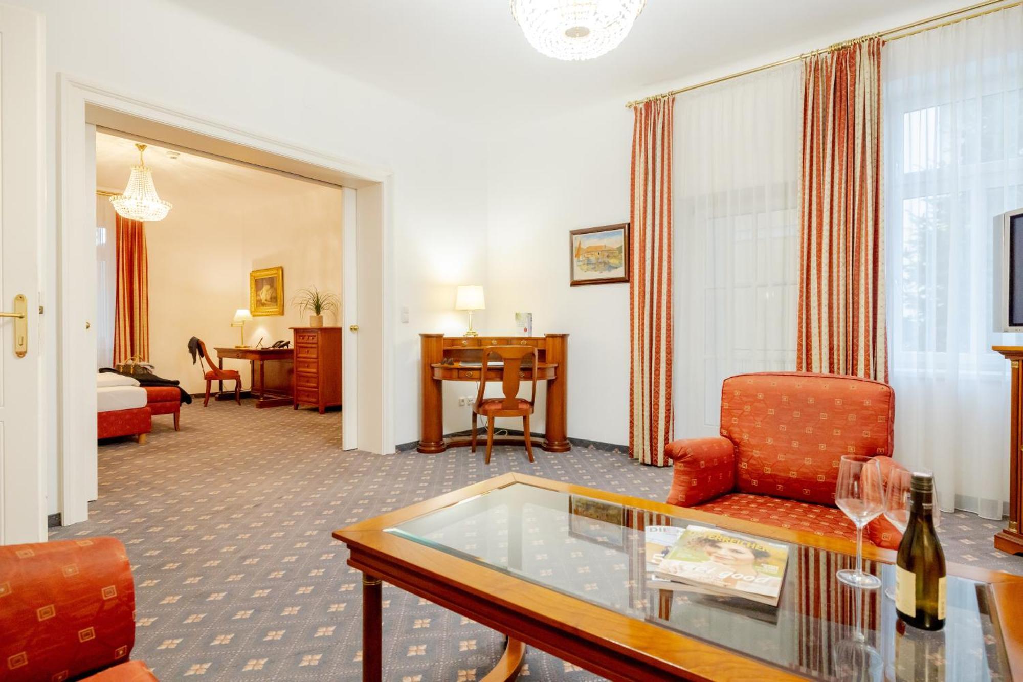 Parkhotel Styria ชไตอาร์ ภายนอก รูปภาพ