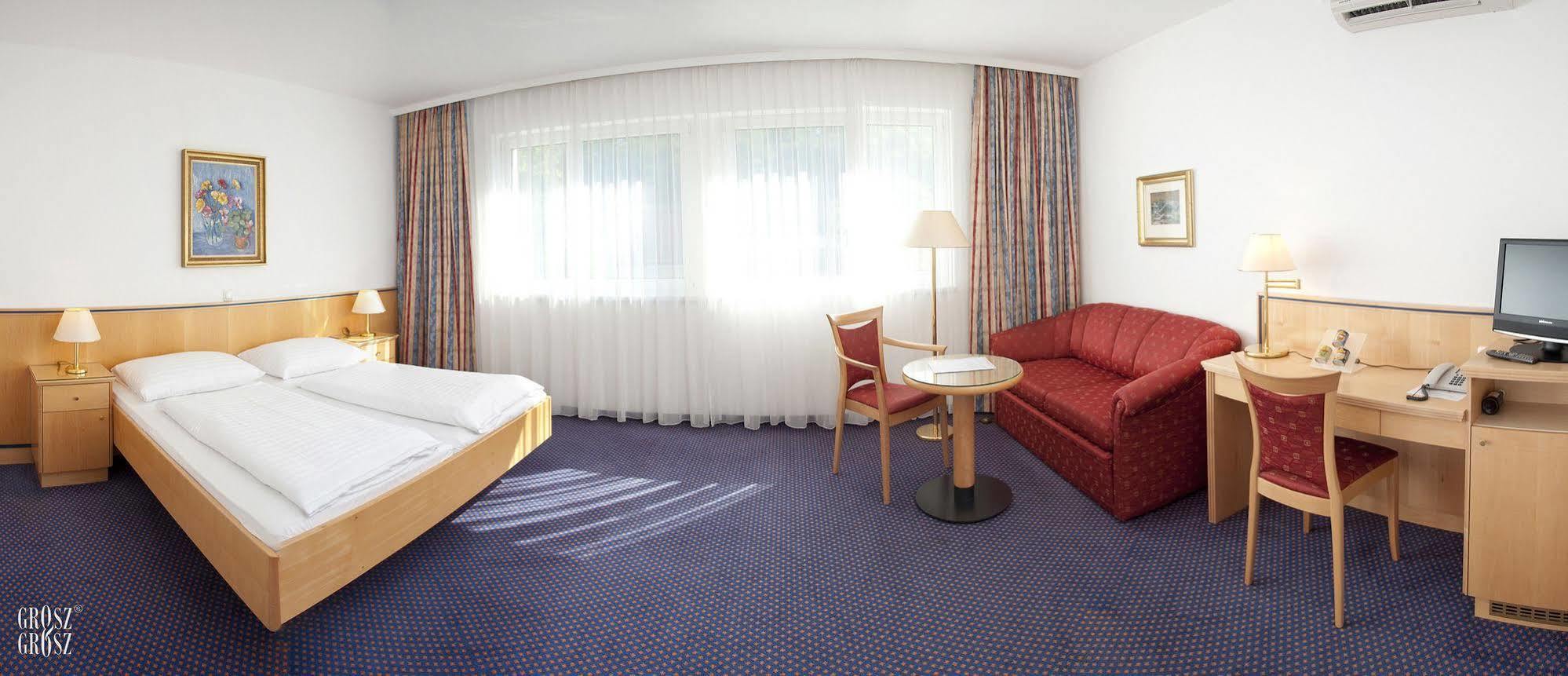 Parkhotel Styria ชไตอาร์ ภายนอก รูปภาพ